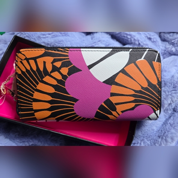 Trina Turk Handbags - Trina Turk Multicolor Wallet - NWT